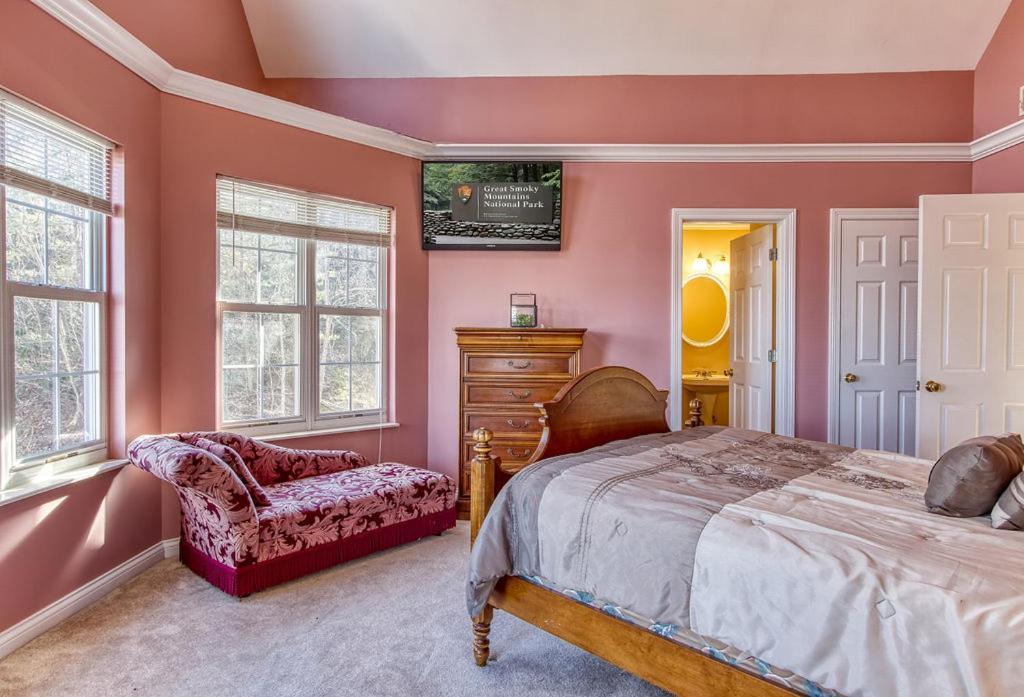 Ober Hideaway, Hot Tub, Wifi, 1089 Free Tickets Each Paid Day, Dollywood And More جاتلينبرج المظهر الخارجي الصورة