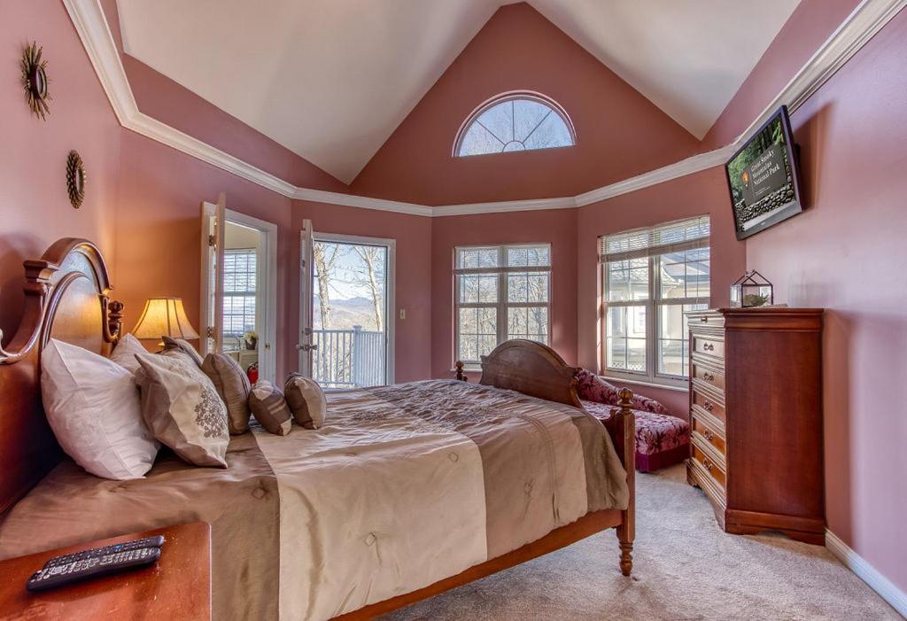 Ober Hideaway, Hot Tub, Wifi, 1089 Free Tickets Each Paid Day, Dollywood And More جاتلينبرج المظهر الخارجي الصورة
