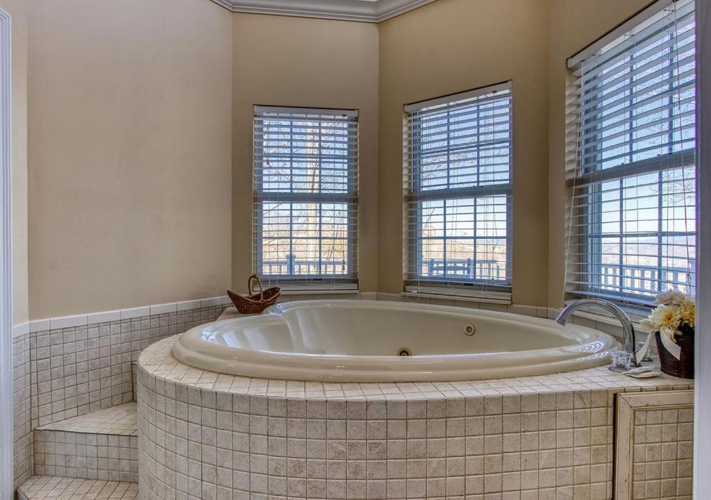 Ober Hideaway, Hot Tub, Wifi, 1089 Free Tickets Each Paid Day, Dollywood And More جاتلينبرج المظهر الخارجي الصورة